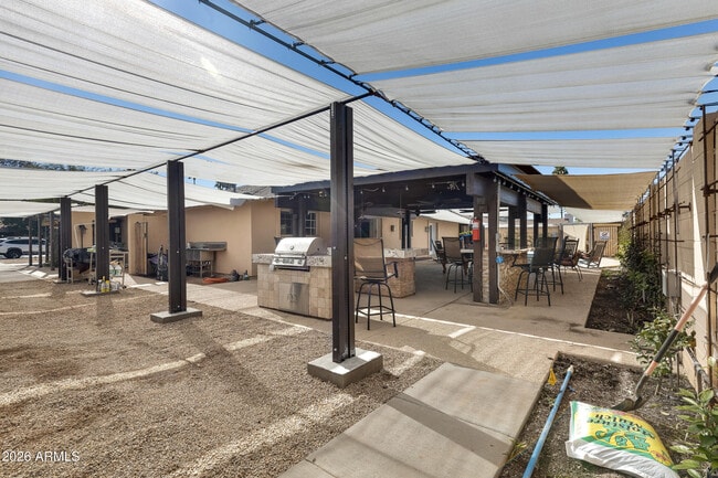 Building Photo - 2032 E La Jolla Dr