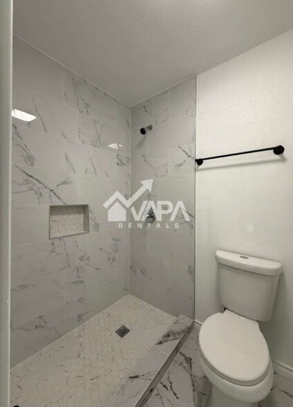 Building Photo - 302 Bonair Dr