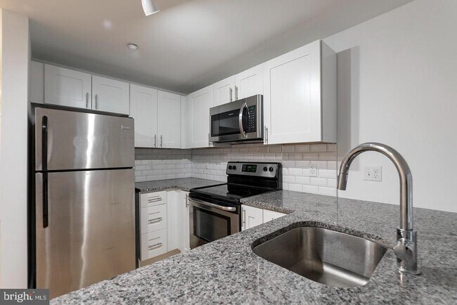 Building Photo - 224 Church St