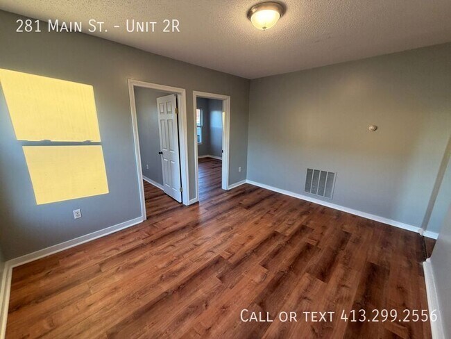 Building Photo - 281 Main St