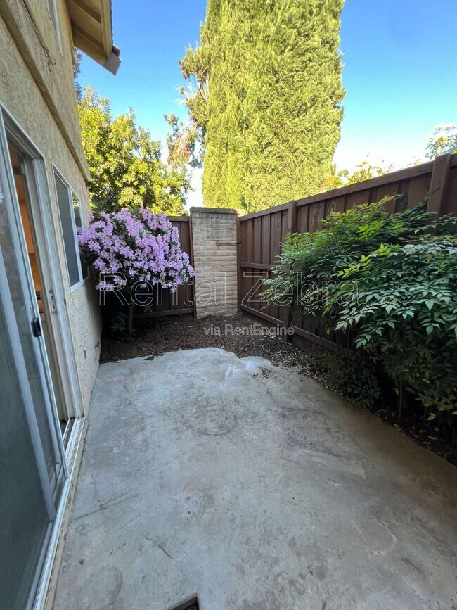 Building Photo - 3616 Cherryglen Way