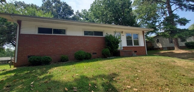 Primary Photo - 3 Bedroom 1 Bathroom House