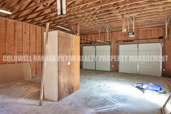 Building Photo - 1108 Shady Ln