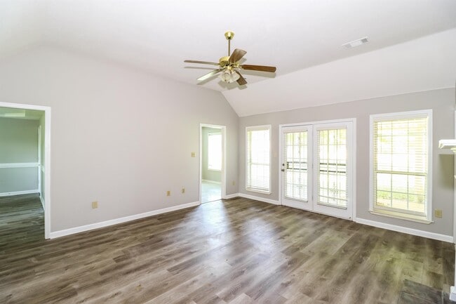 Building Photo - 498 W Tipton Lake Cir