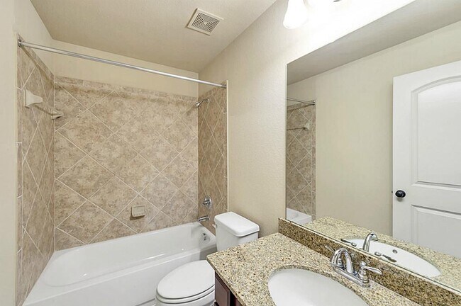 Building Photo - 28810 Davenport Dr