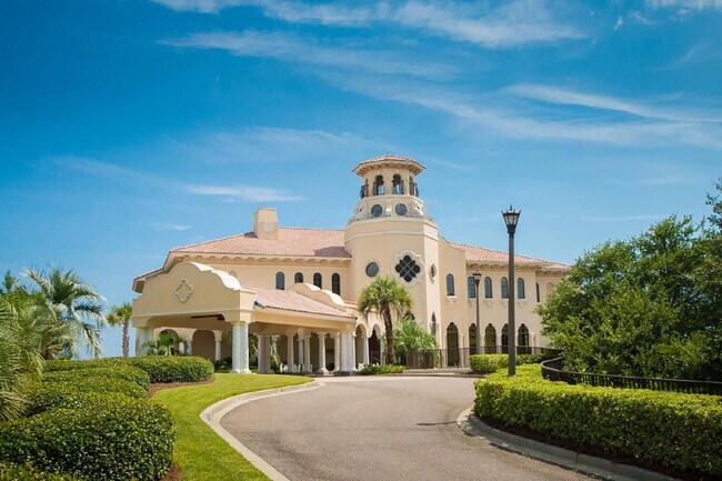 Building Photo - Furnished Townhouse in Gated Community