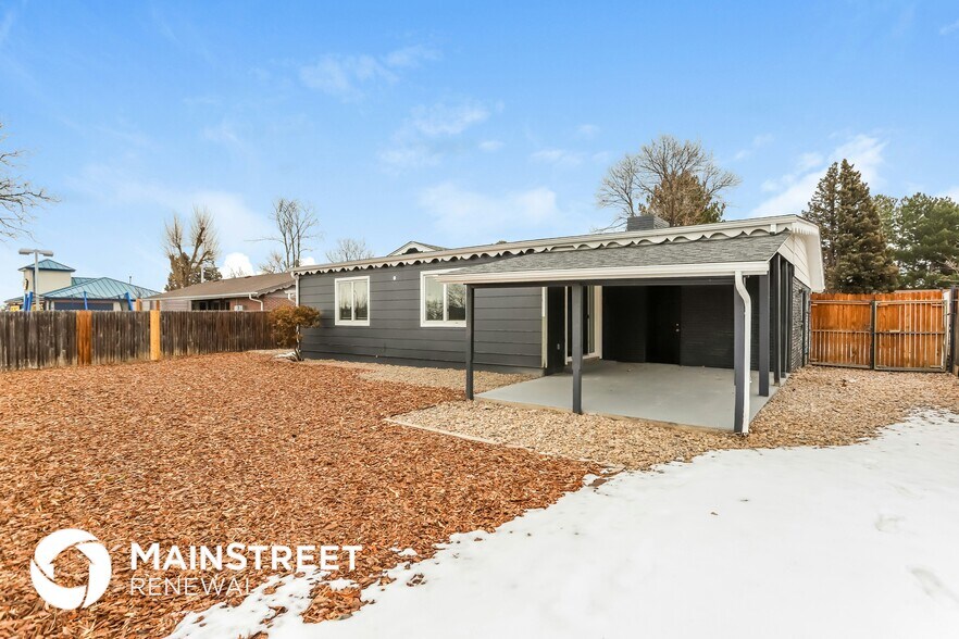 Building Photo - 561 Iola St