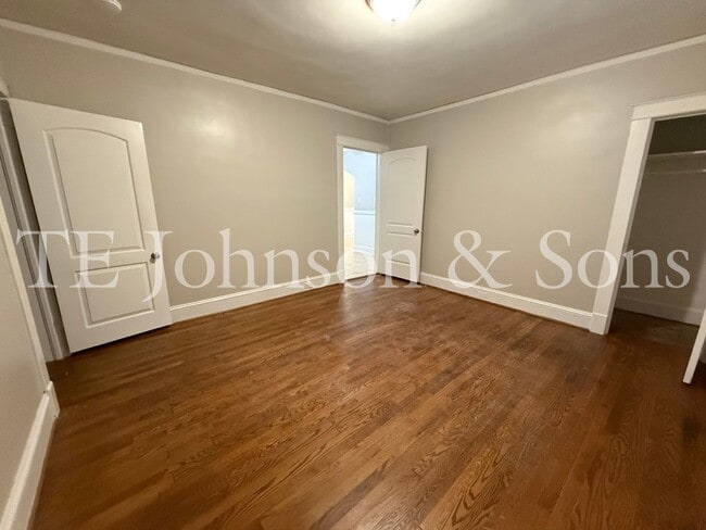 Building Photo - 2 Bedroom Home in Washington Park