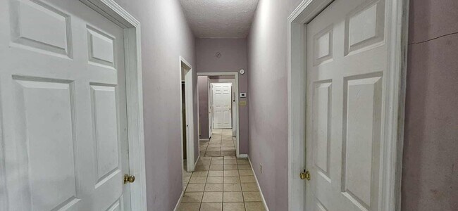 Building Photo - 205 - 205A
