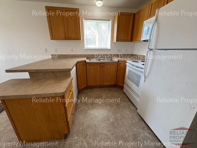 Building Photo - 3723 Deloy Dr