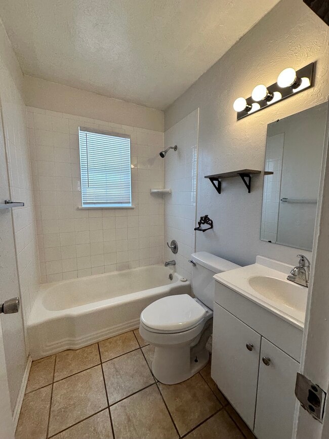 Building Photo - 6321 Johnnie Terrace