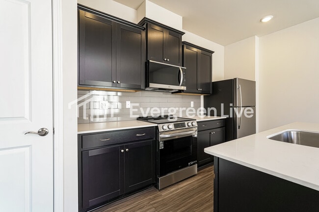 Building Photo - 816 Pear Blossom Ct