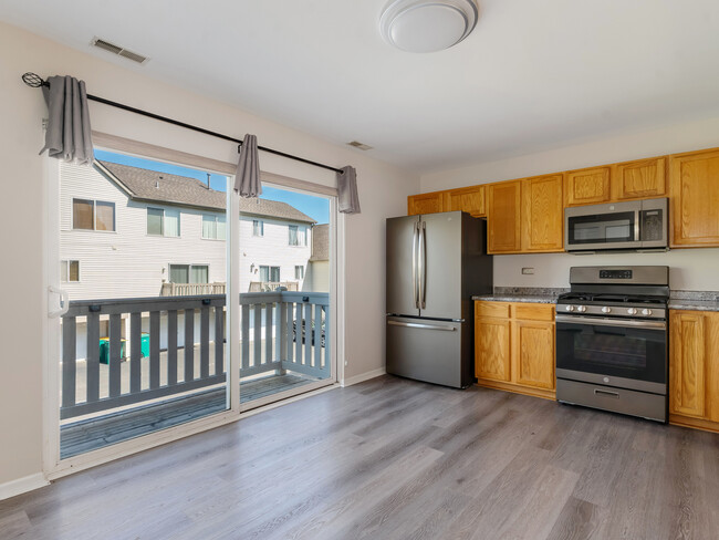 Building Photo - 2745 Canyon Dr