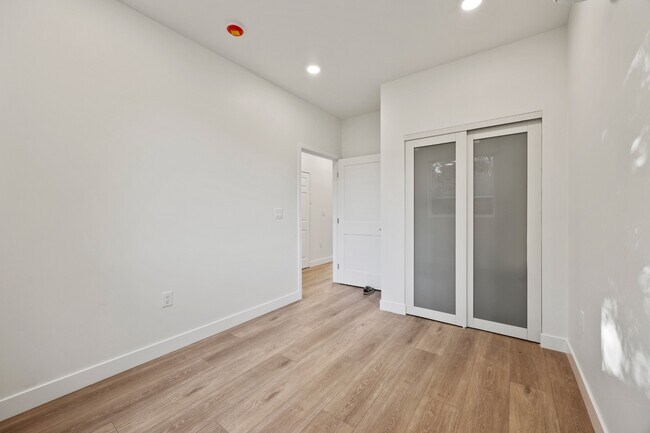 Building Photo - 5008 P St