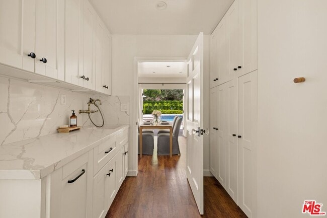 Building Photo - 2878 Royston Pl