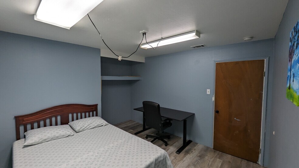 Building Photo - 163 Gifford Ave