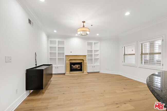 Building Photo - 850 Croft Ave