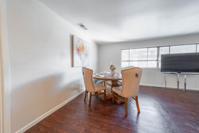 Building Photo - 4723 Merwin St