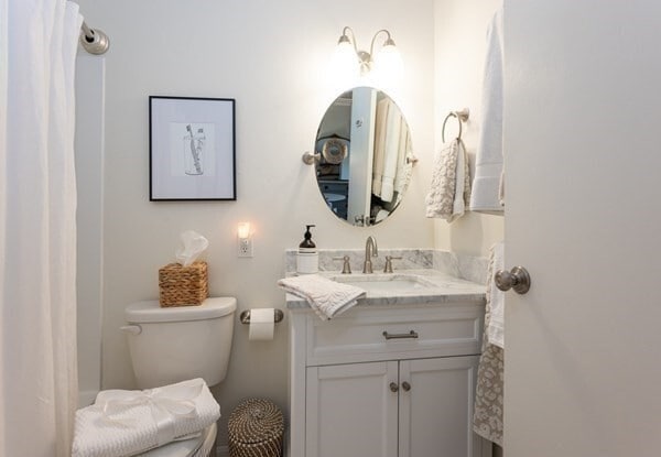 Building Photo - 16 Balmoral St