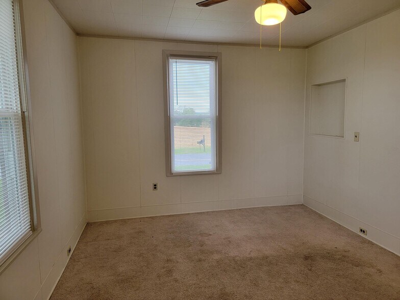 Building Photo - 2415 Donegal Springs Rd