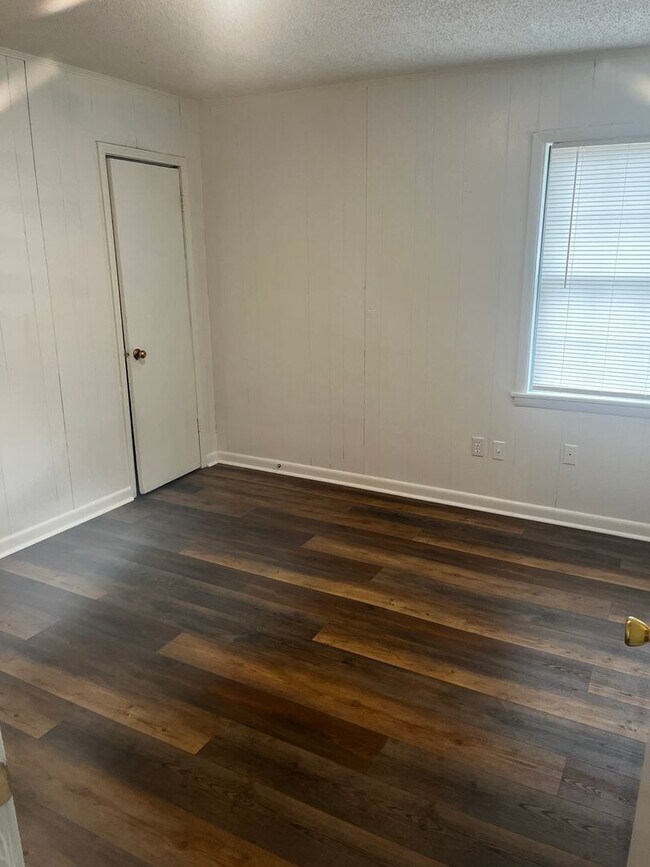 Building Photo - 114 Holly Cove