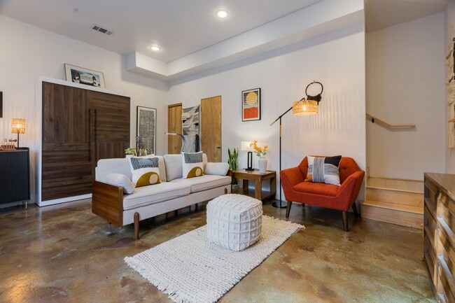 Building Photo - 877 Silver Ave SW