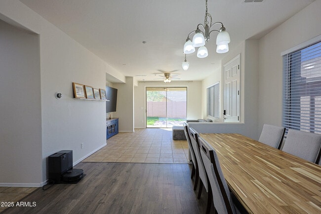 Building Photo - 1623 W Owens Way