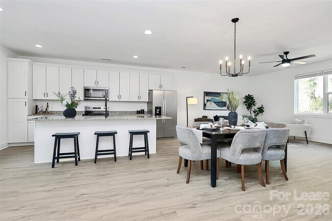 Building Photo - 1106 Ivan Dr