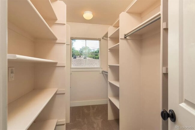 Building Photo - 5 bedroom home 3 blocks from Wash Park!