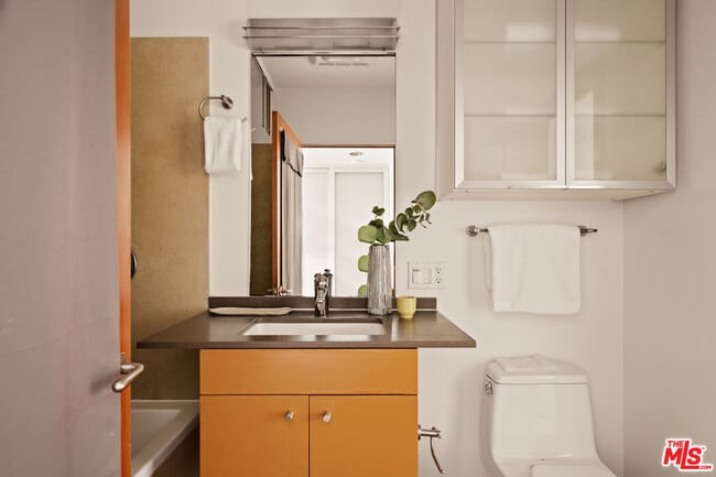 Building Photo - 619 San Juan Ave