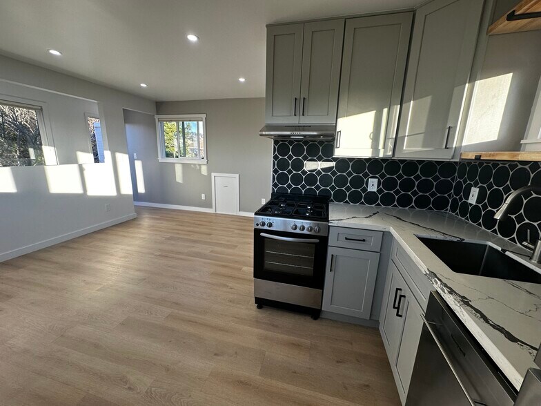 Building Photo - 4106 Terrace St