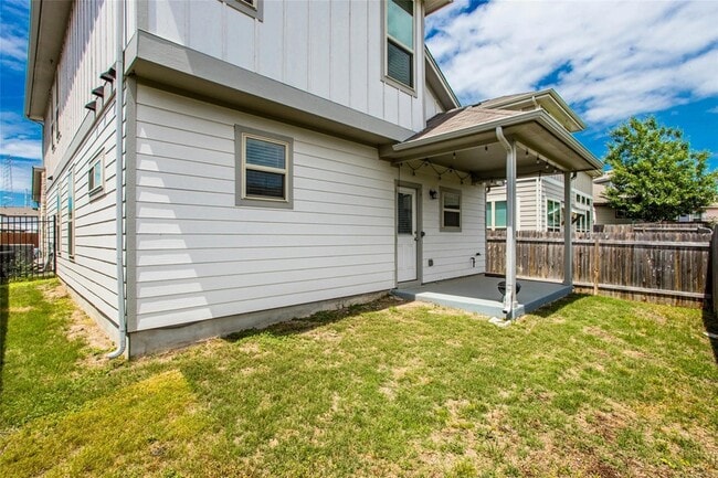 Building Photo - 9603 Tanager Way