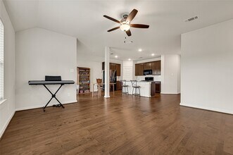 Building Photo - 30280 Kingston Heath Dr