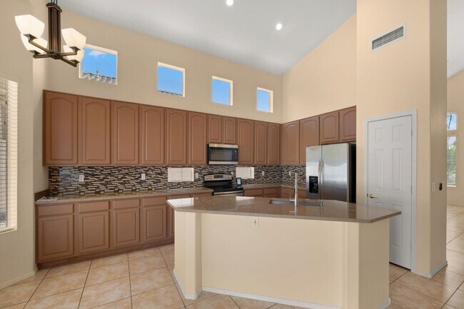 Building Photo - 7798 E Buteo Dr