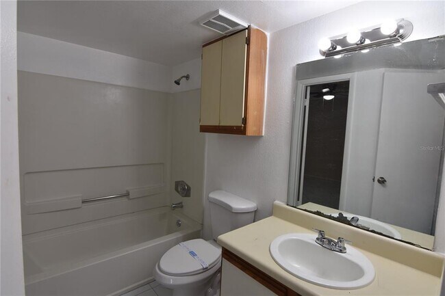 Building Photo - 637 Buoy Ln