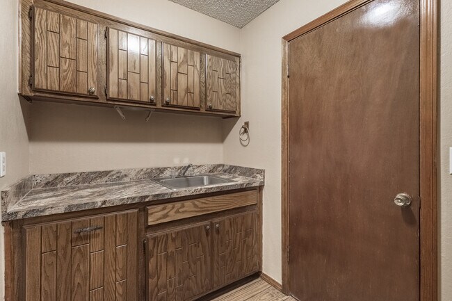 Building Photo - 9024 Northridge Dr