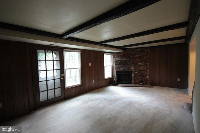 Building Photo - 7901 Central Park Cir