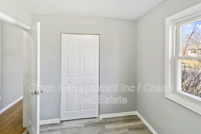 Building Photo - 594 Andover St