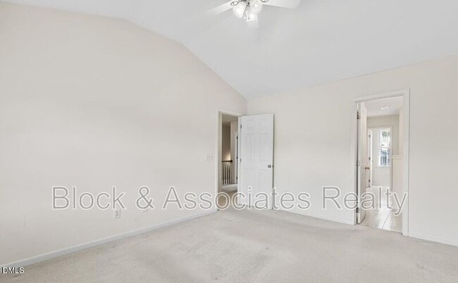 Building Photo - 304 Nottinghill Walk