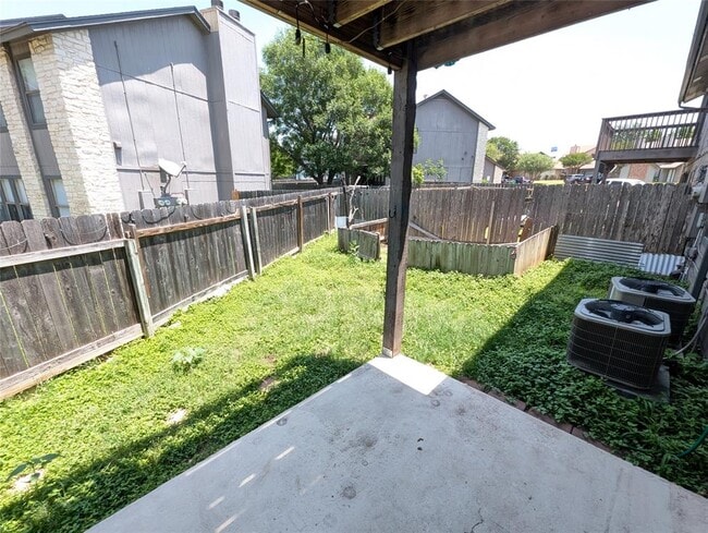 Building Photo - 400 Rawhide Loop