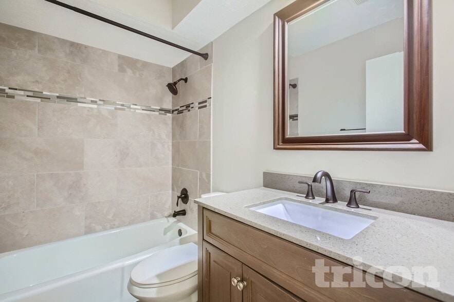 Building Photo - 1916 Lamplight Dr