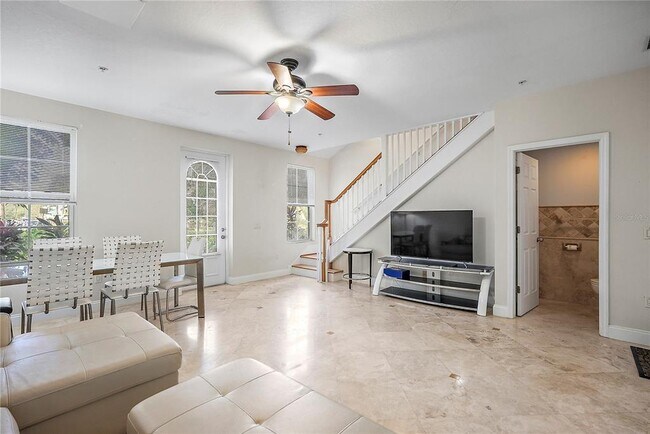 Building Photo - 832 Bay St NE