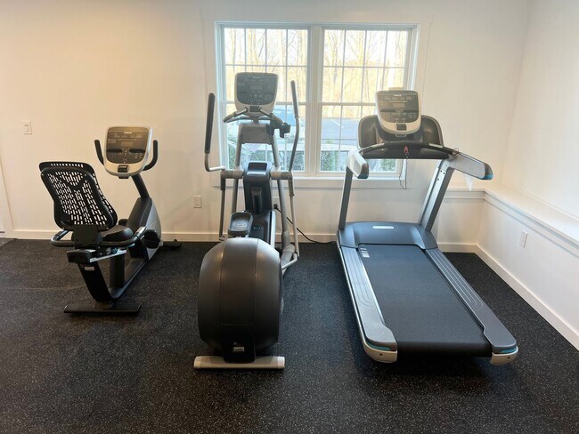 Building Photo - 179 Butternut St