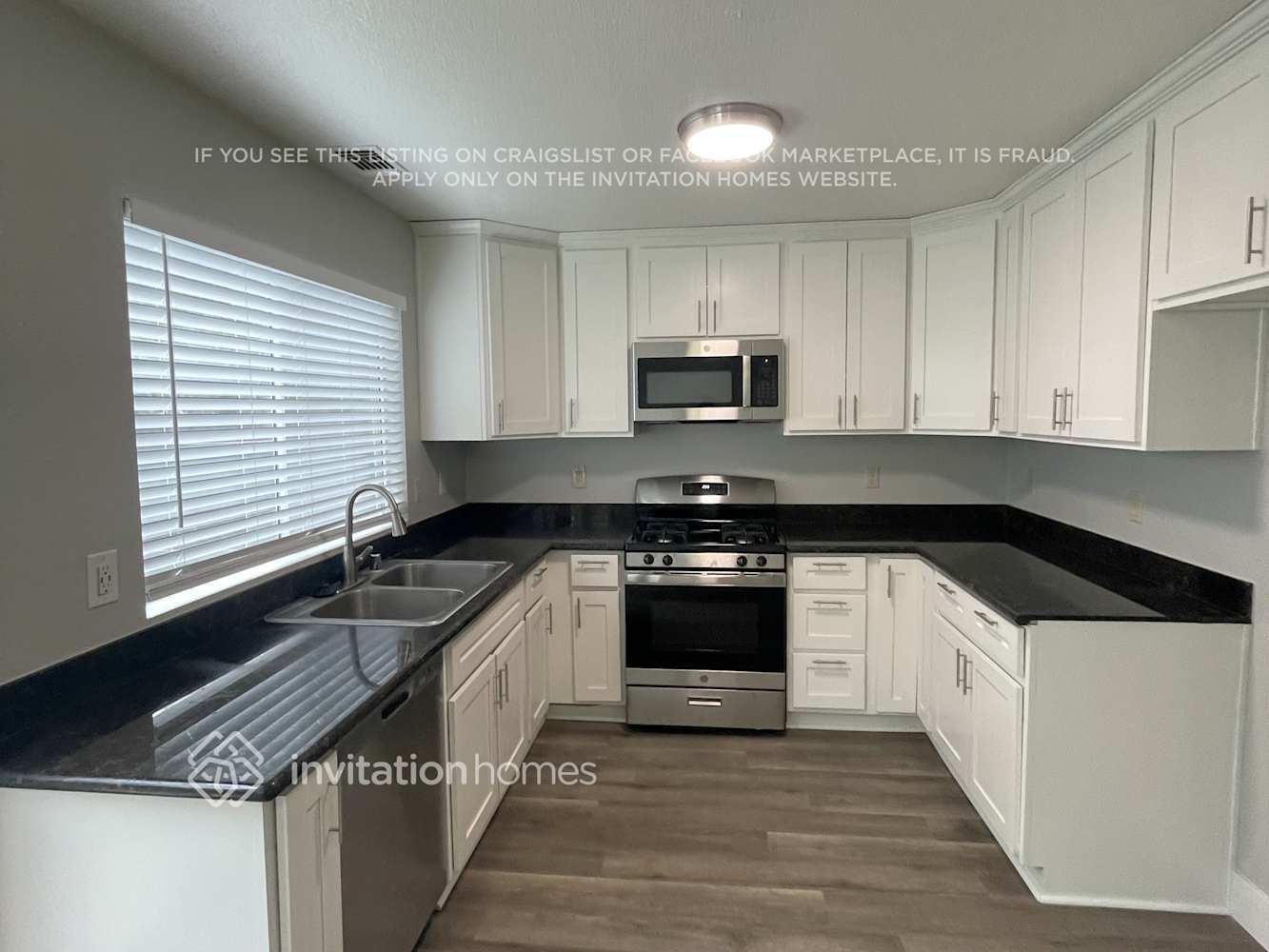 Building Photo - 844 Tranquil Ln