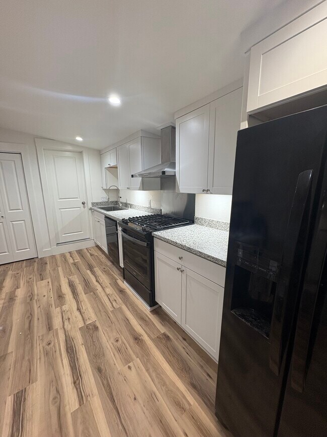 Building Photo - 1207 Humboldt St