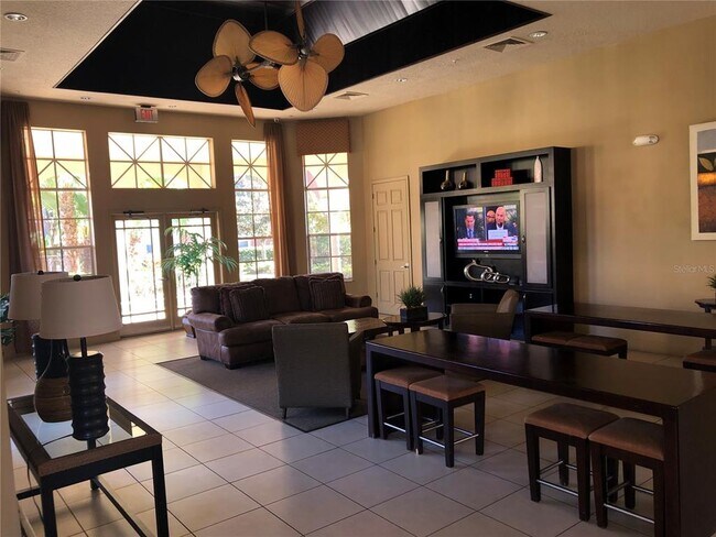 Building Photo - 5572 Metrowest Blvd