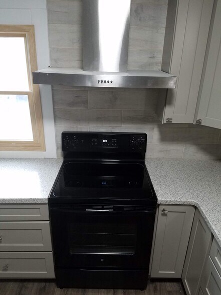 new applicances, range, - 9 Cypress Street