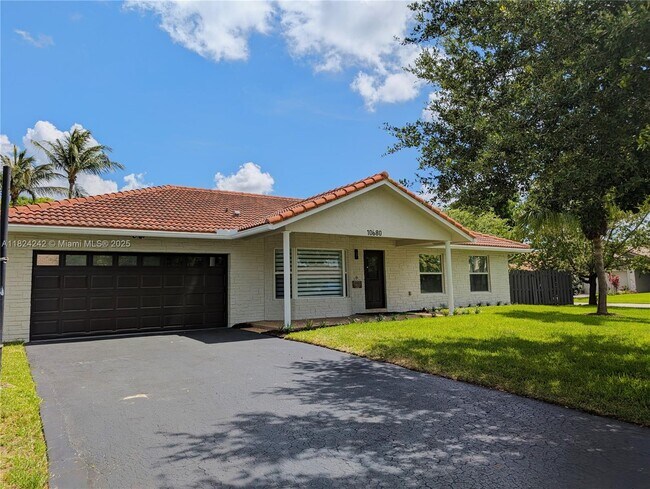 Building Photo - 10680 NW 6th Ct