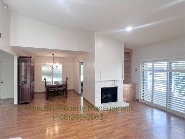 Building Photo - Remodeled Sunrise Community Single Story Condo! Pets Negotiable! Great Schools & Central A/C!!
