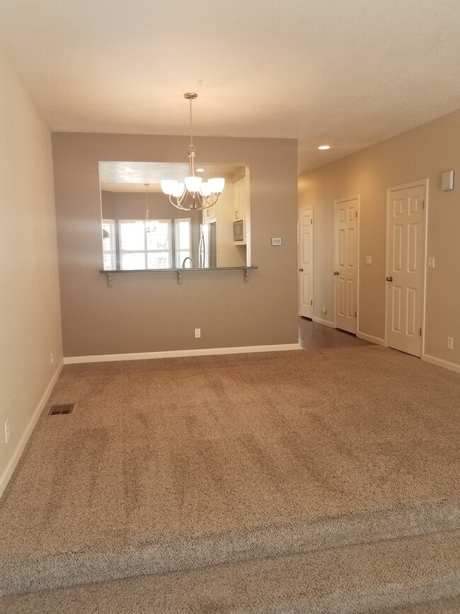 Building Photo - Highly Desirable Valley Club Circle Condo – Gated Napa Living